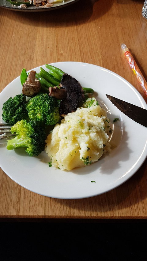 Shoreline Hotel - Hervey Bay Accommodation 6