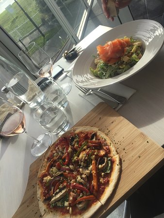 Cove Bar And Restaurant - Tourism Hervey Bay 0