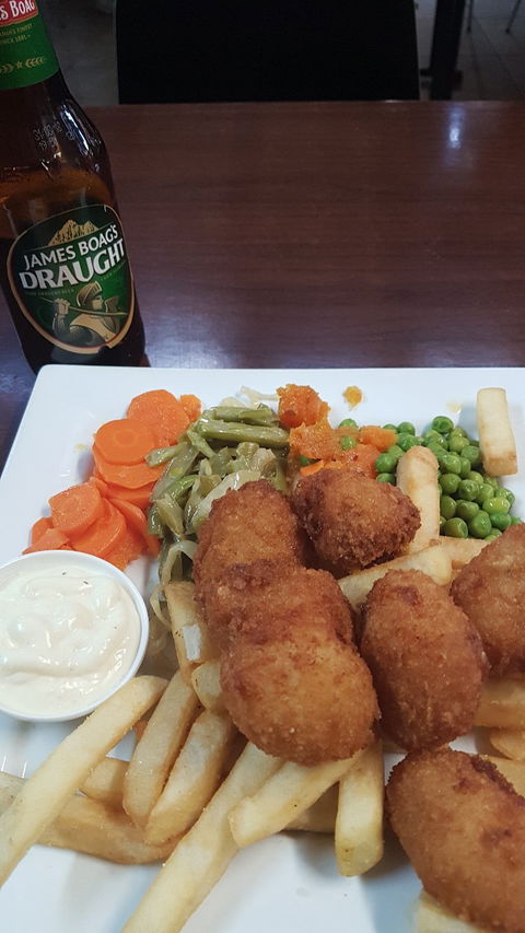 Lakeside Bar & Grill - Hervey Bay Accommodation 6
