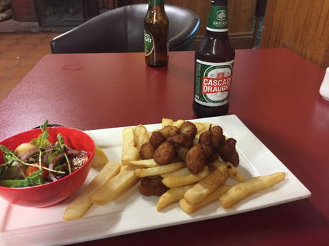 Man-O-Ross Hotel Restaurant - Hervey Bay Accommodation 0