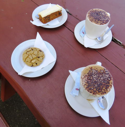 Nut Rock Cafe - Hervey Bay Accommodation 6