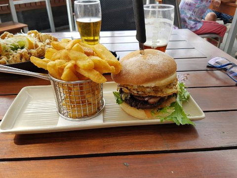 Whale + Ale - Hervey Bay Accommodation 0