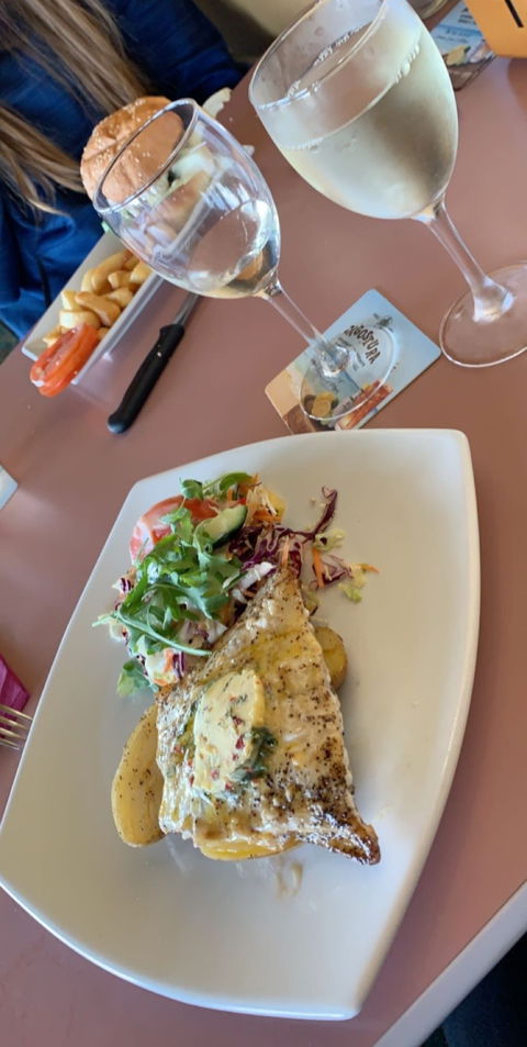 Augusta Hotel Restaurant - Hervey Bay Accommodation 3