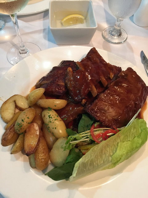 Sails Restaurant - Tourism Hervey Bay 4