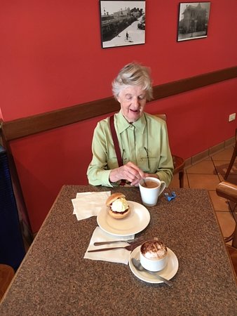 Cornish Bake House - Tourism Hervey Bay 0