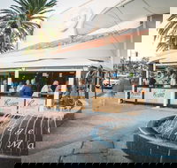 Mano's Restaurant - Hervey Bay Accommodation