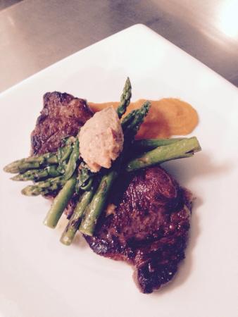 Palms Restaurant & Bar - Tourism Hervey Bay 0