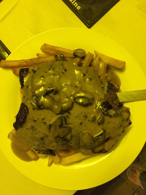 The Central Hotel Restaurant - Tourism Hervey Bay 6