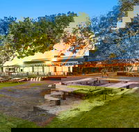 Batesford Hotel - Hervey Bay Accommodation