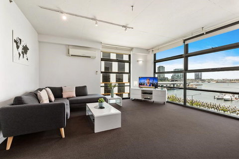 Docklands Private Collection - Hervey Bay Accommodation 12