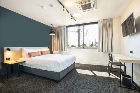 Chardons Corner Hotel - Hervey Bay Accommodation 6