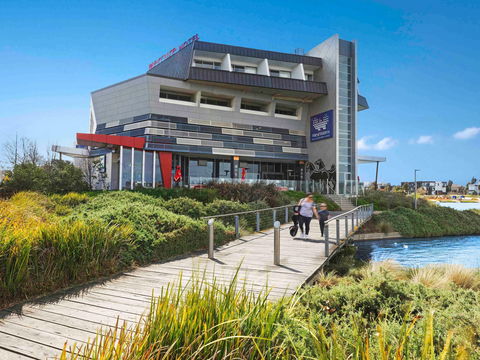 Mercure Melbourne Caroline Springs - Hervey Bay Accommodation 1