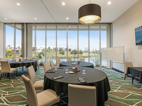 Mercure Melbourne Caroline Springs - Hervey Bay Accommodation 9
