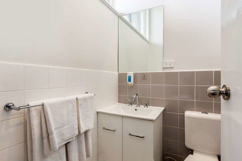 Nightcap At Ashley Hotel - Hervey Bay Accommodation 1