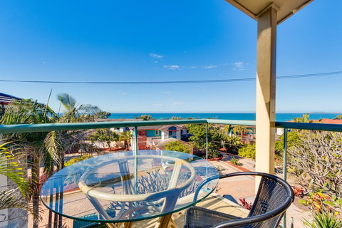 Aqualuna Beach Resort - Hervey Bay Accommodation 0