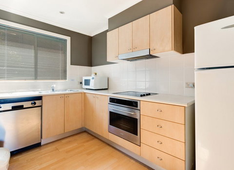 Aqualuna Beach Resort - Hervey Bay Accommodation 6