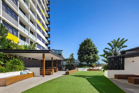 Alcyone Hotel Residences - Tourism Hervey Bay 3