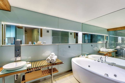 The Henry Jones Art Hotel - Hervey Bay Accommodation 4