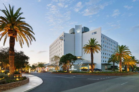 Crown Promenade Perth - Tourism Hervey Bay 0