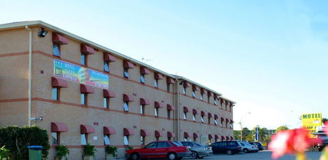 Arena Hotel - Tourism Hervey Bay 0
