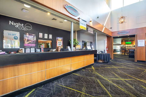 Nightcap At Coolaroo Hotel - Tourism Hervey Bay 16