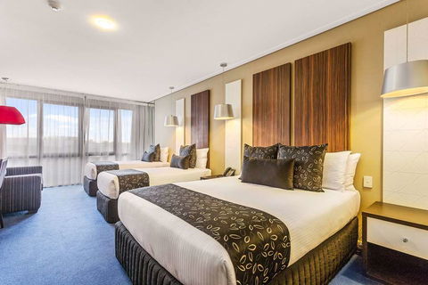 Quality Inn Taylors Lakes Motel - Hervey Bay Accommodation 6