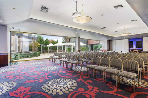 Quality Inn Taylors Lakes Motel - Hervey Bay Accommodation 12