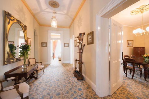 The Hotel Windsor - Tourism Hervey Bay 9