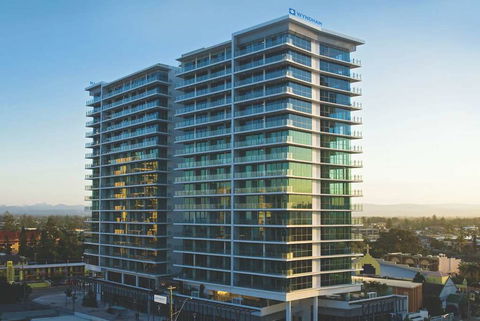 Wyndham Surfers Paradise Resort - Hervey Bay Accommodation 2