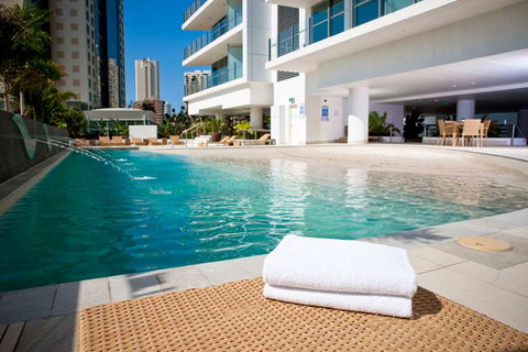 Wyndham Surfers Paradise Resort - Hervey Bay Accommodation 10