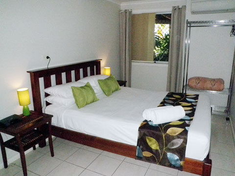 Airlie Apartments - Tourism Hervey Bay 0