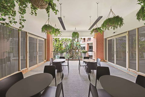 Adina Apartment Hotel Sydney Surry Hills - Tourism Hervey Bay 13