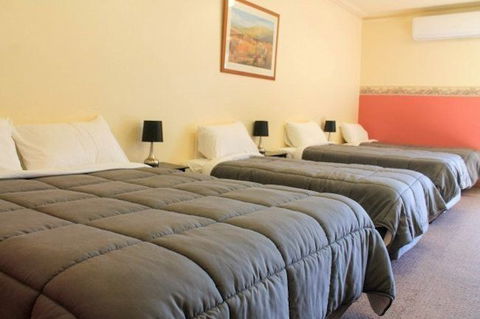 St Georges Motor Inn - Tourism Hervey Bay 4