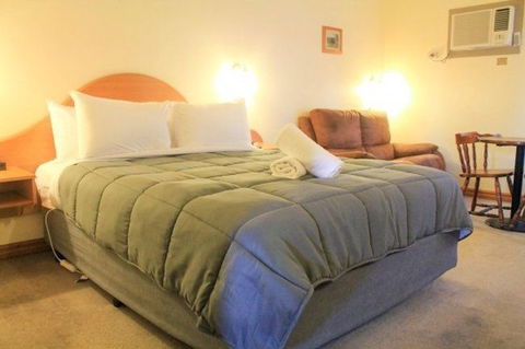 St Georges Motor Inn - Tourism Hervey Bay 6