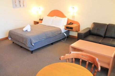 St Georges Motor Inn - Tourism Hervey Bay 8