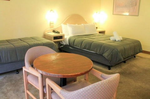 St Georges Motor Inn - Tourism Hervey Bay 11