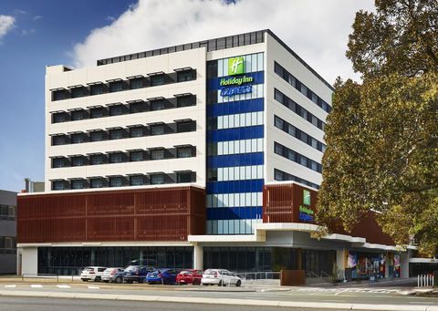 Holiday Inn Express Newcastle - Tourism Hervey Bay 0