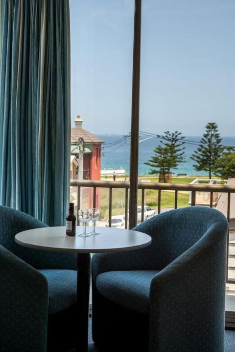 Alloggio Newcastle Beach Hotel - Tourism Hervey Bay 1