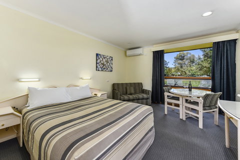 William Macintosh Motor Lodge - Hervey Bay Accommodation 1
