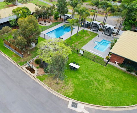 Federation Motor Inn - Hervey Bay Accommodation 0