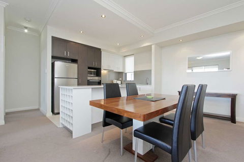 Zappeion Apartments - Hervey Bay Accommodation 1