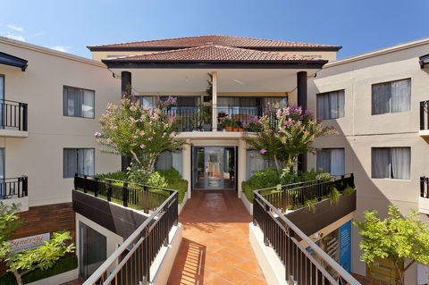 Astra Apartments The Griffin - Tourism Hervey Bay 2