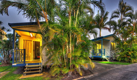 Alex Beach Cabins & Tourist Park - Tourism Hervey Bay 0