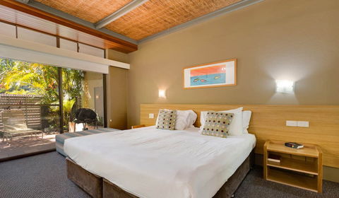 Nautilus Beachfront Villas & Spa - Hervey Bay Accommodation 1