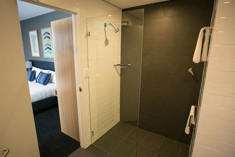 Alpha Hotel Eastern Creek - Tourism Hervey Bay 1