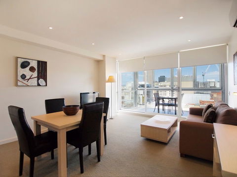 IStay Precinct - Hervey Bay Accommodation 2