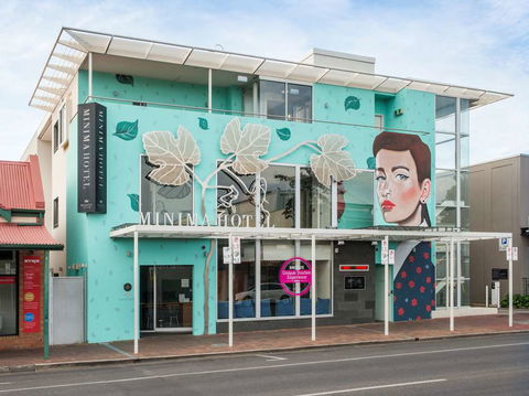 Majestic Minima Hotel - Tourism Hervey Bay 0