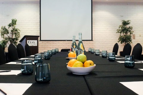 The Clan Lakeside Lodge - Hervey Bay Accommodation 2