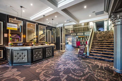 Skyways Hotel - Tourism Hervey Bay 0