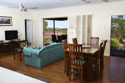 Kimberley Hotel - Tourism Hervey Bay 2